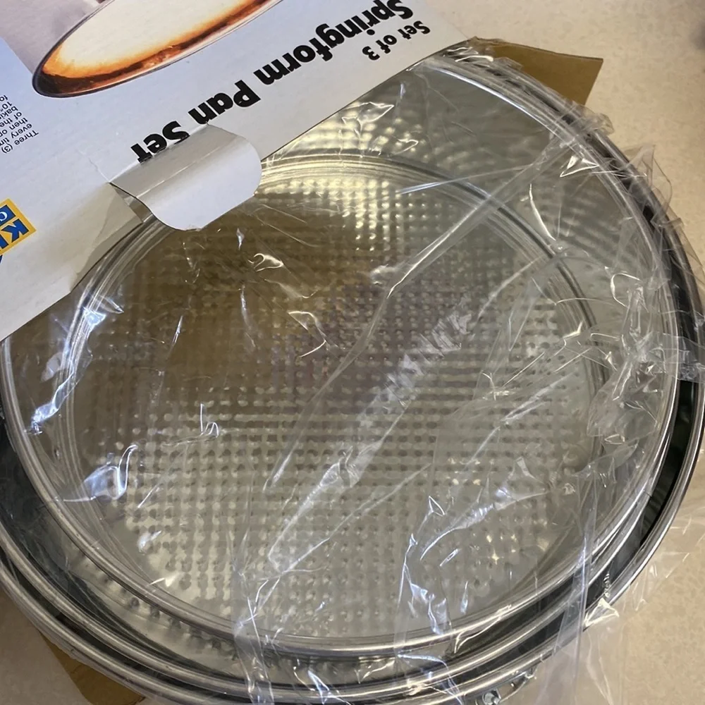 Set of spring form pans